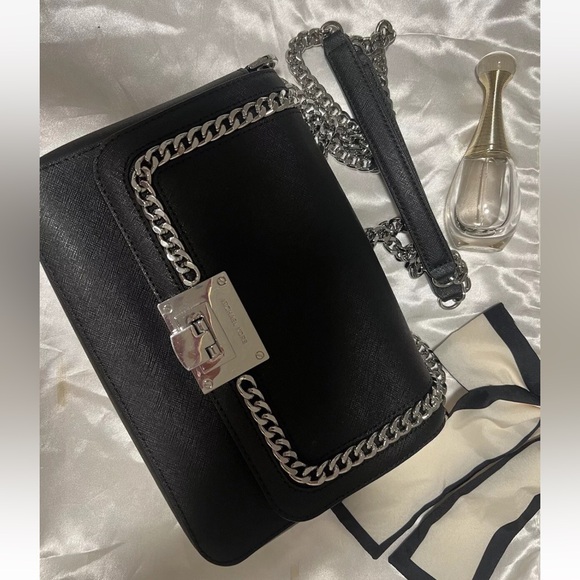 Michael Kors Purse Black - Picture 3 of 11